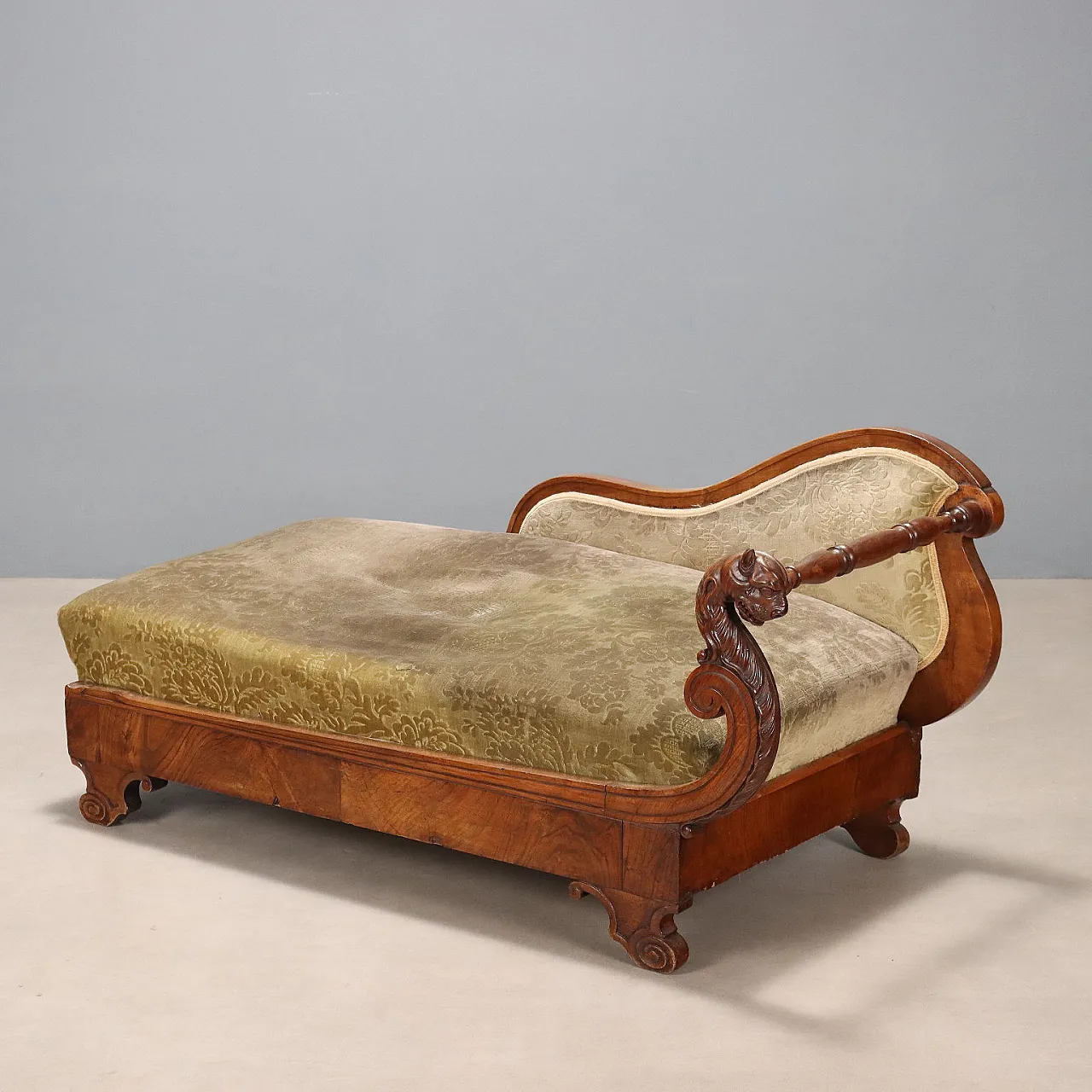 Dormeuse in noce con seduta e schienale imbottiti, metà '800 1