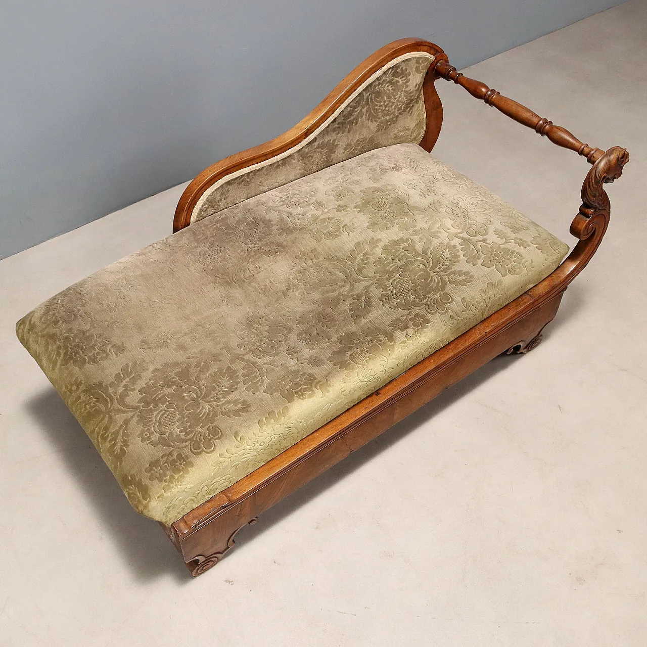 Dormeuse in noce con seduta e schienale imbottiti, metà '800 8