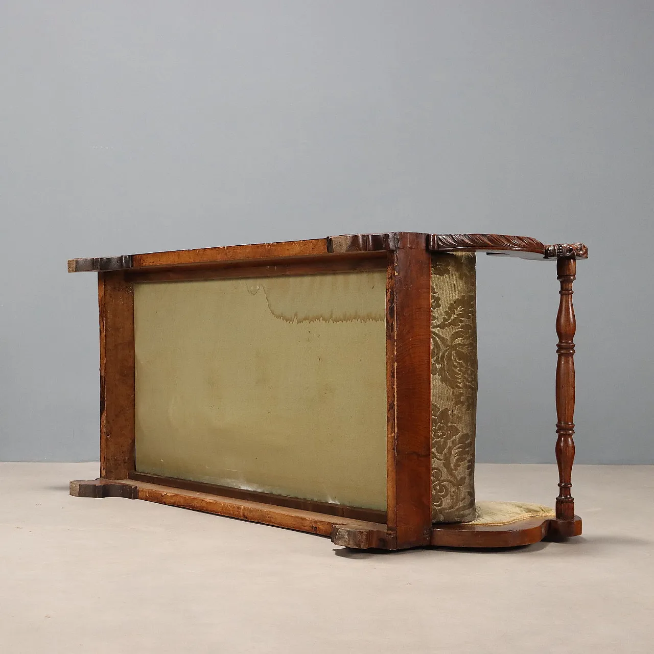 Dormeuse in noce con seduta e schienale imbottiti, metà '800 10