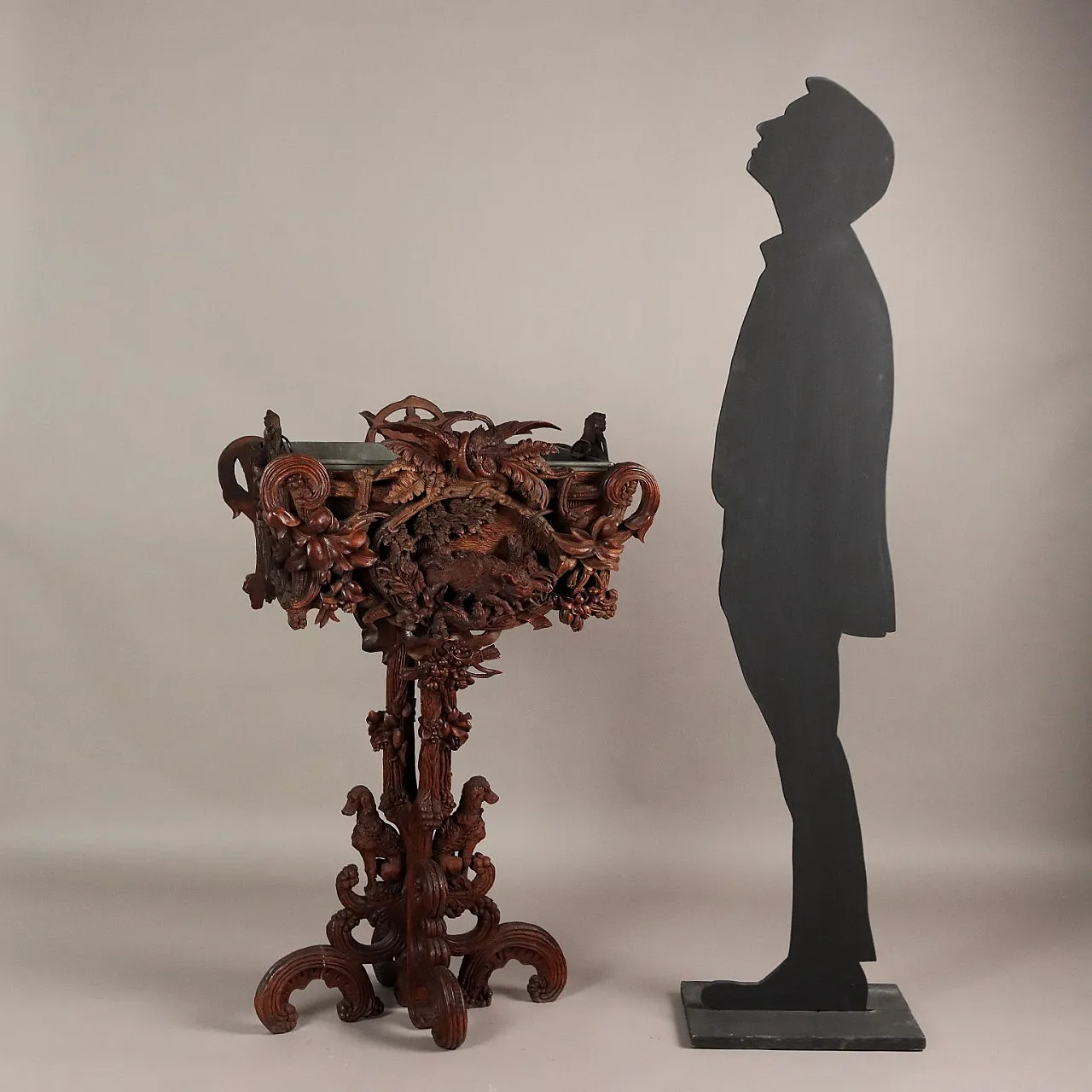 Neo-Baroque carved wooden planter, 19th century 3