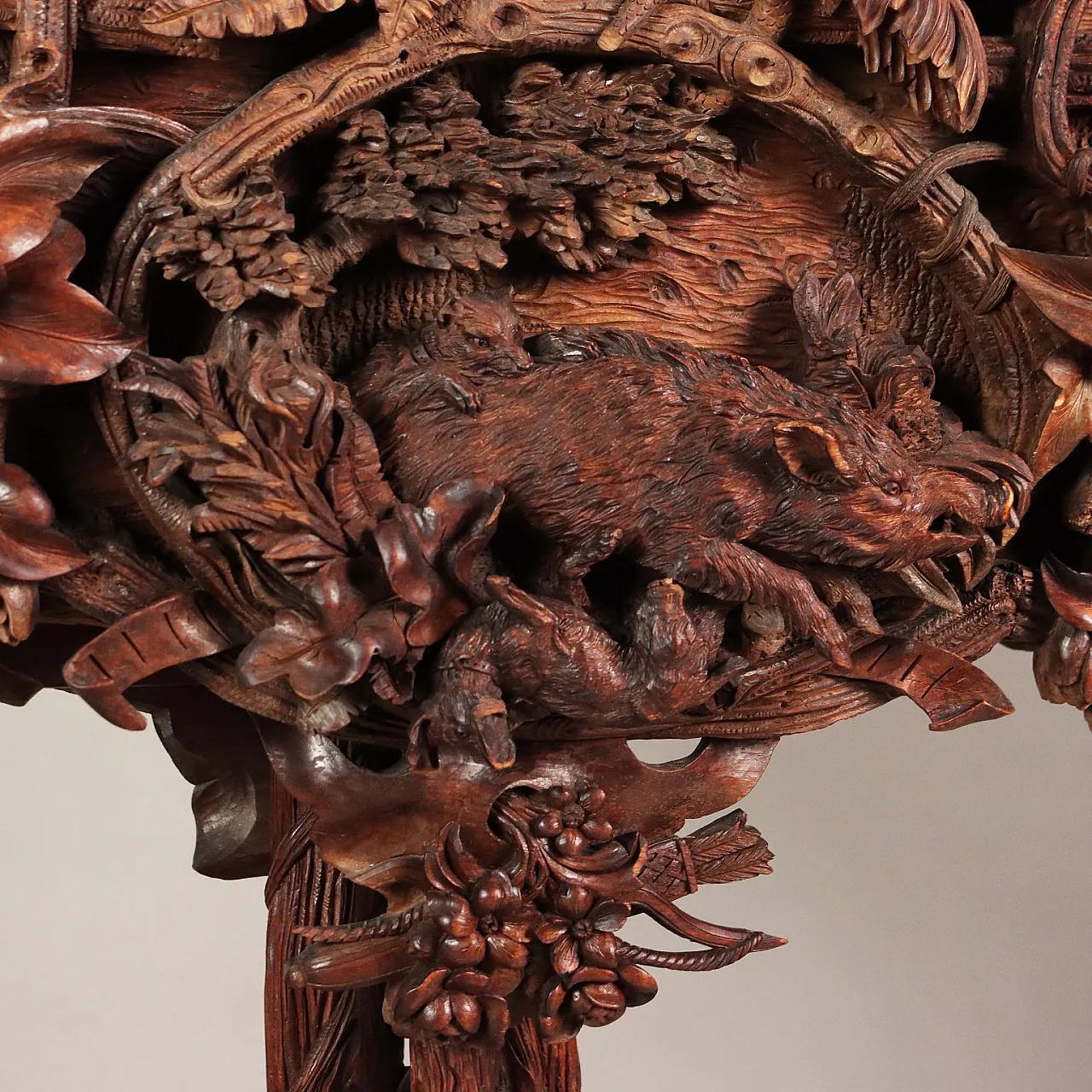 Neo-Baroque carved wooden planter, 19th century 4