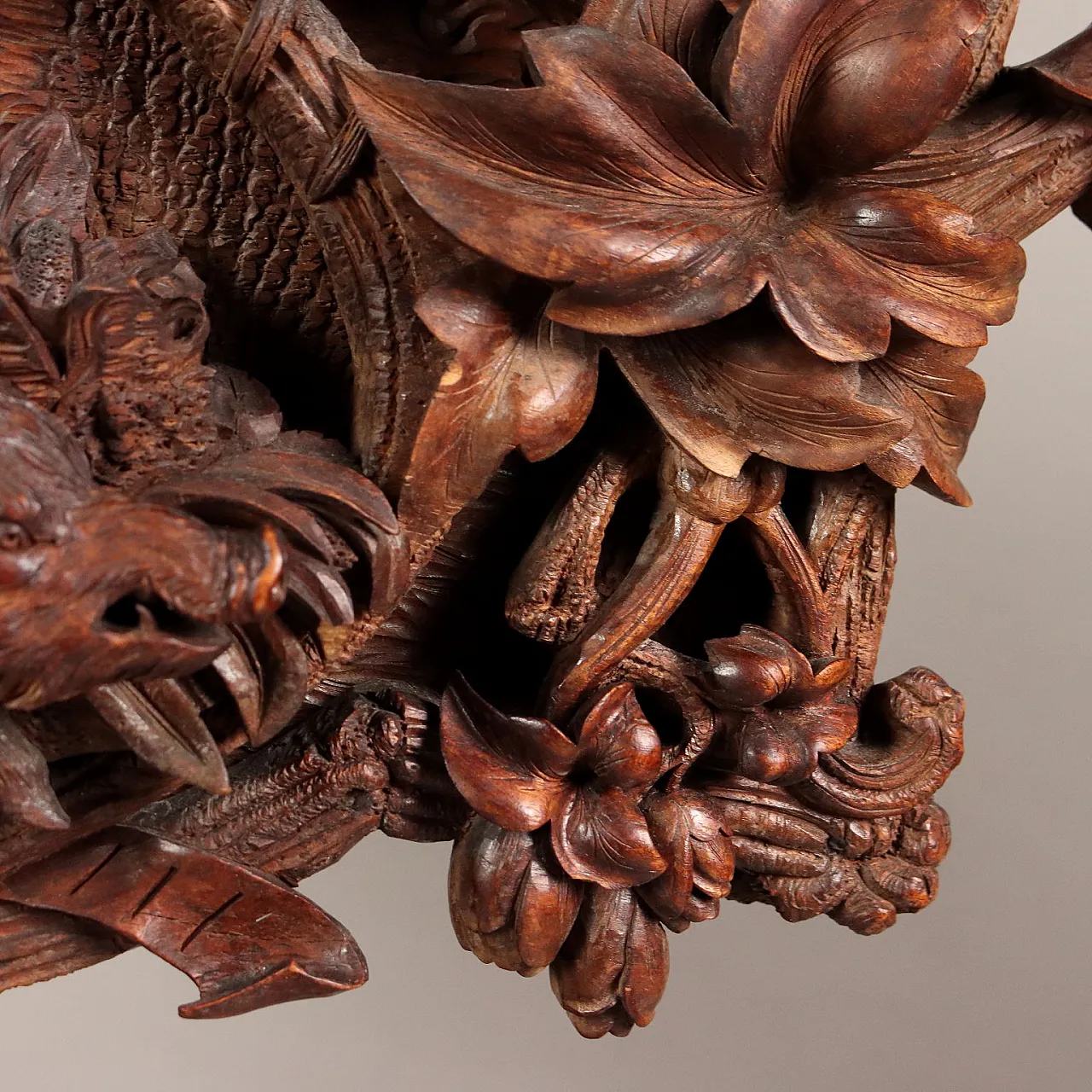 Neo-Baroque carved wooden planter, 19th century 6