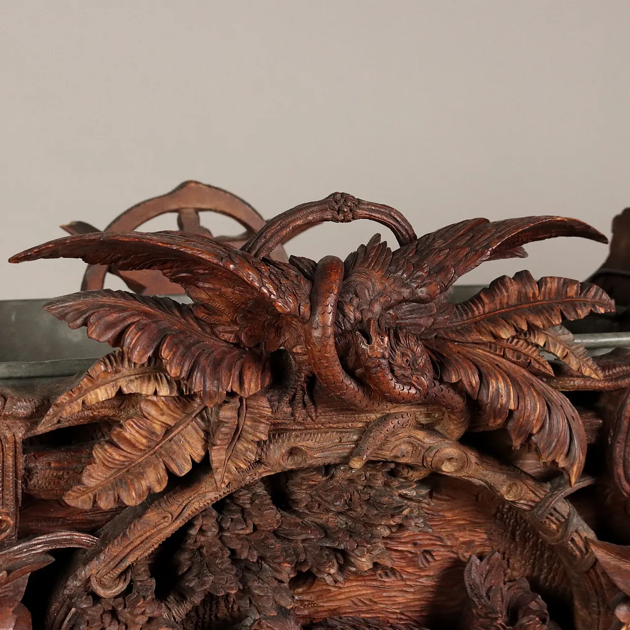Neo-Baroque carved wooden planter, 19th century 7