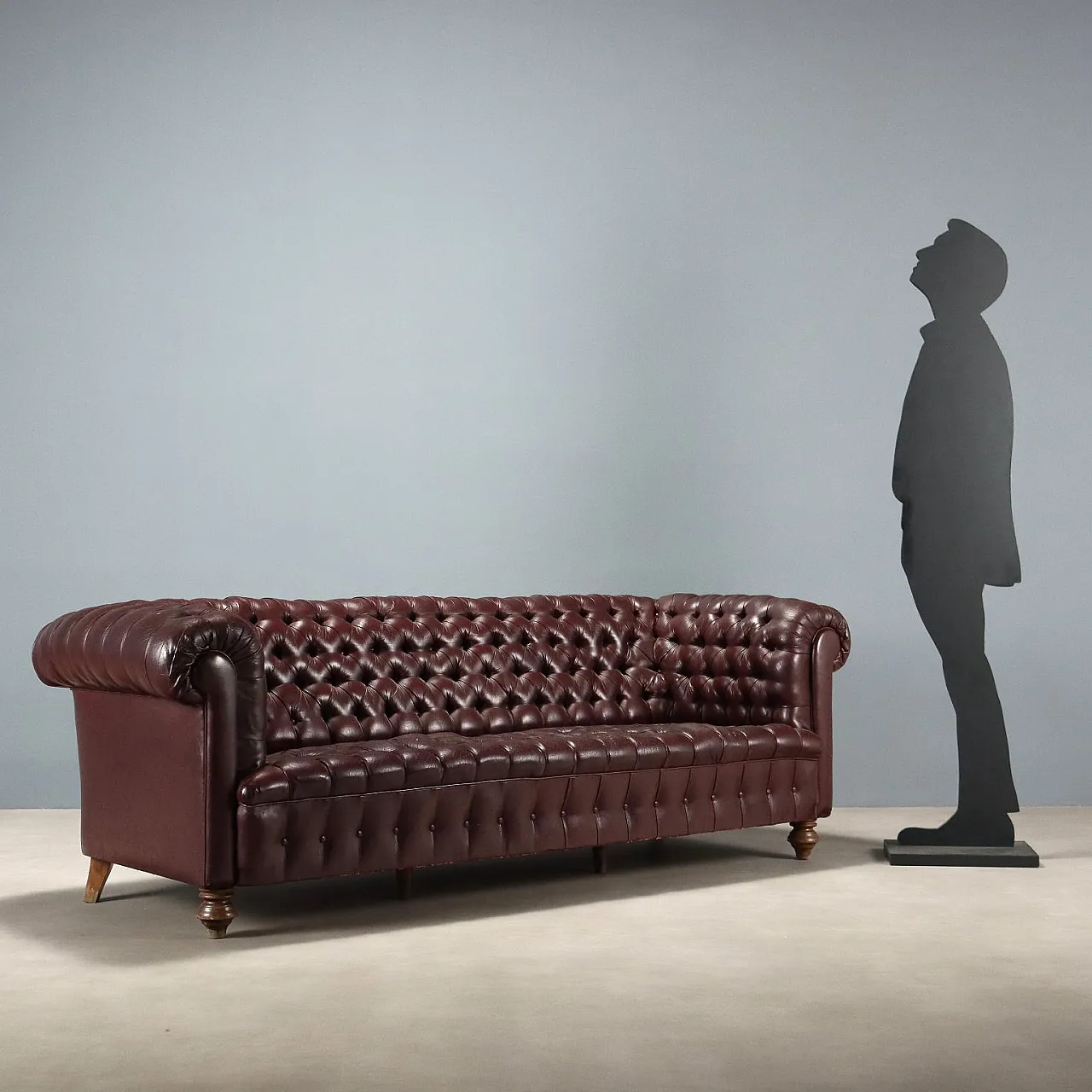 Divano 3 posti stile Chesterfield in pelle, capitonné e faggio, '900 2