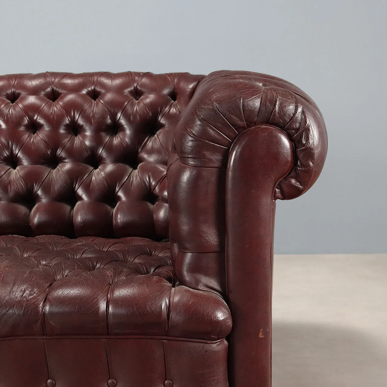 Divano 3 posti stile Chesterfield in pelle, capitonné e faggio, '900 3