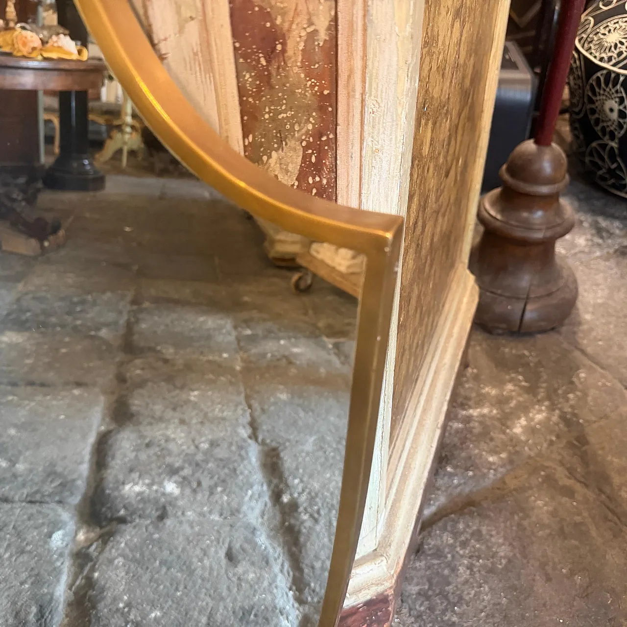 Specchio da parete a scudo in ottone di Gio Ponti, anni '50 9