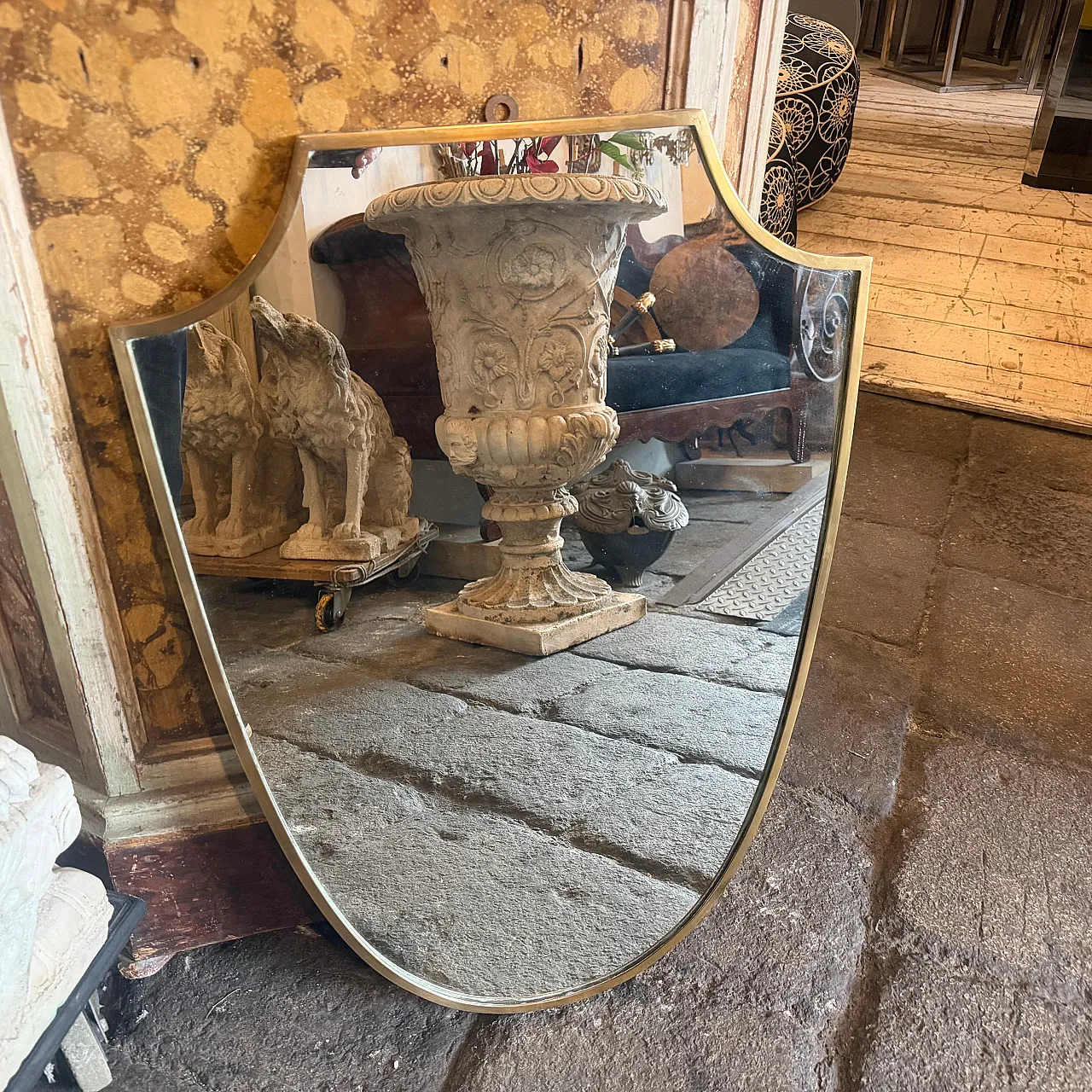 Specchio da parete a scudo in ottone di Gio Ponti, anni '50 10
