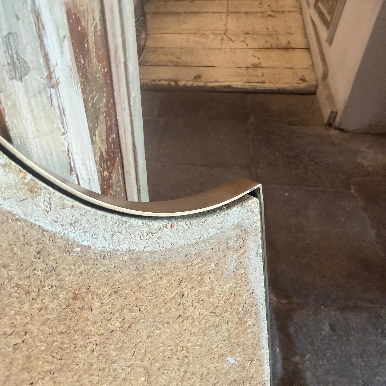 Specchio da parete a scudo in ottone di Gio Ponti, anni '50 11