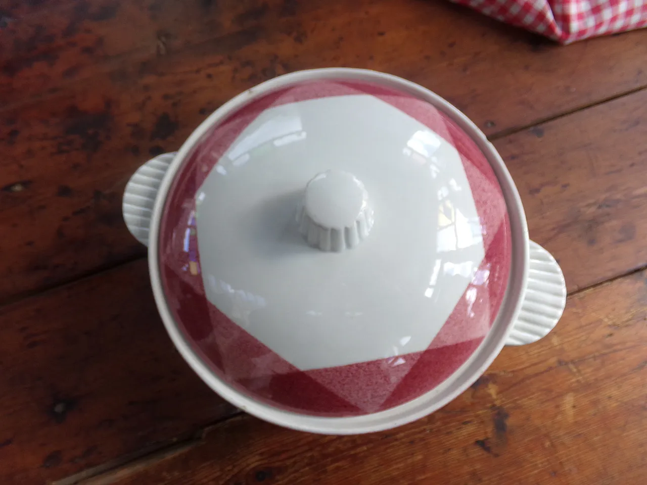 Art Deco Soup Tureen in Pink and White by Badonviller, 40s 2