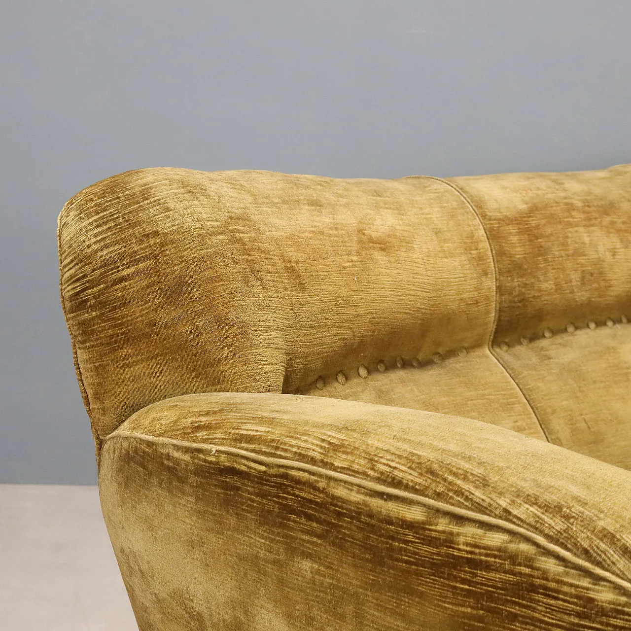 Divano in legno e tessuto con imbottitura in piuma, '900 5