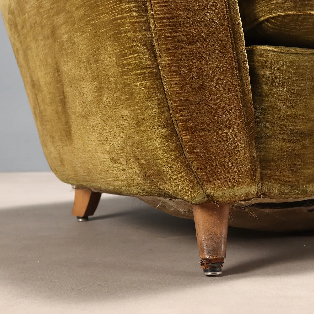 Divano in legno e tessuto con imbottitura in piuma, '900 7