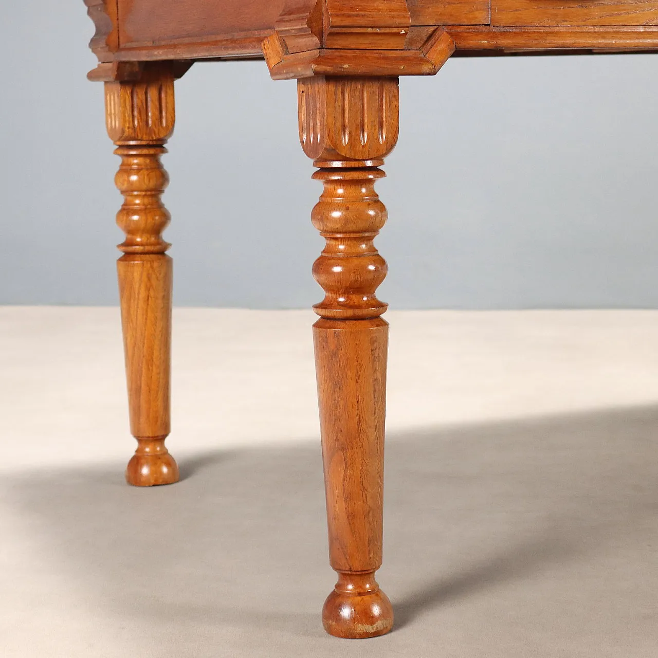 Scrittoio in rovere con inserto in formica sul piano, primo '900 8