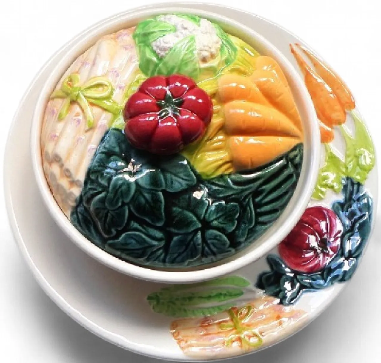 set of plate, covered terrine with majolica polychrome vegetables, 80s 5