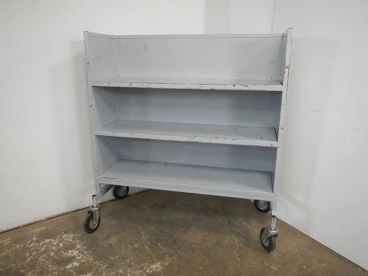 Gray iron trolley 1970 1