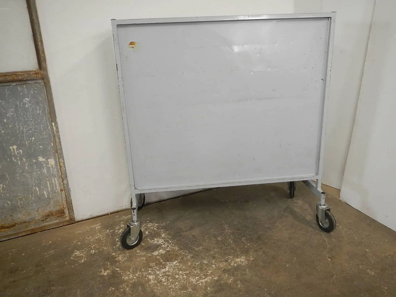 Gray iron trolley 1970 3