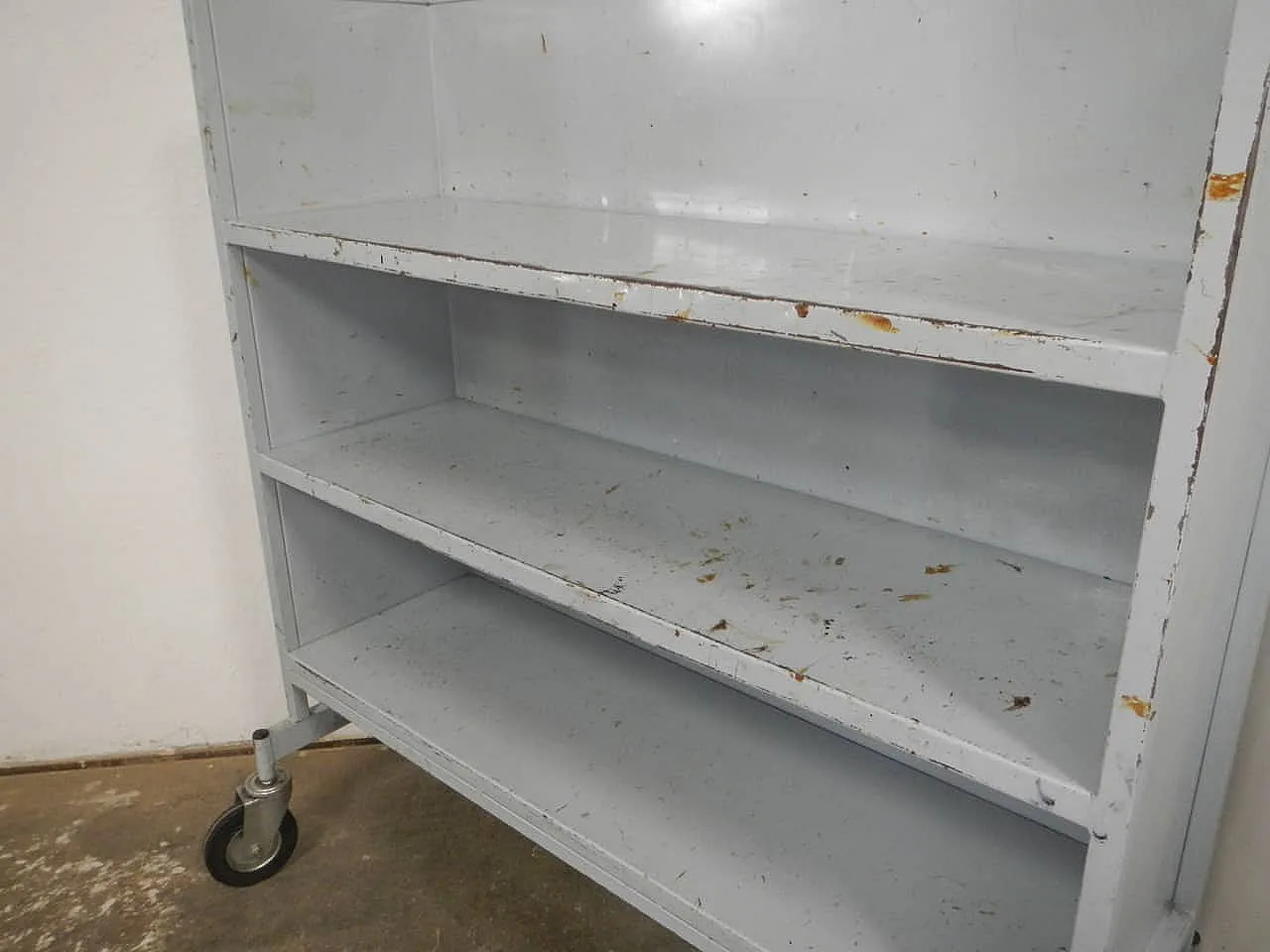 Gray iron trolley 1970 6