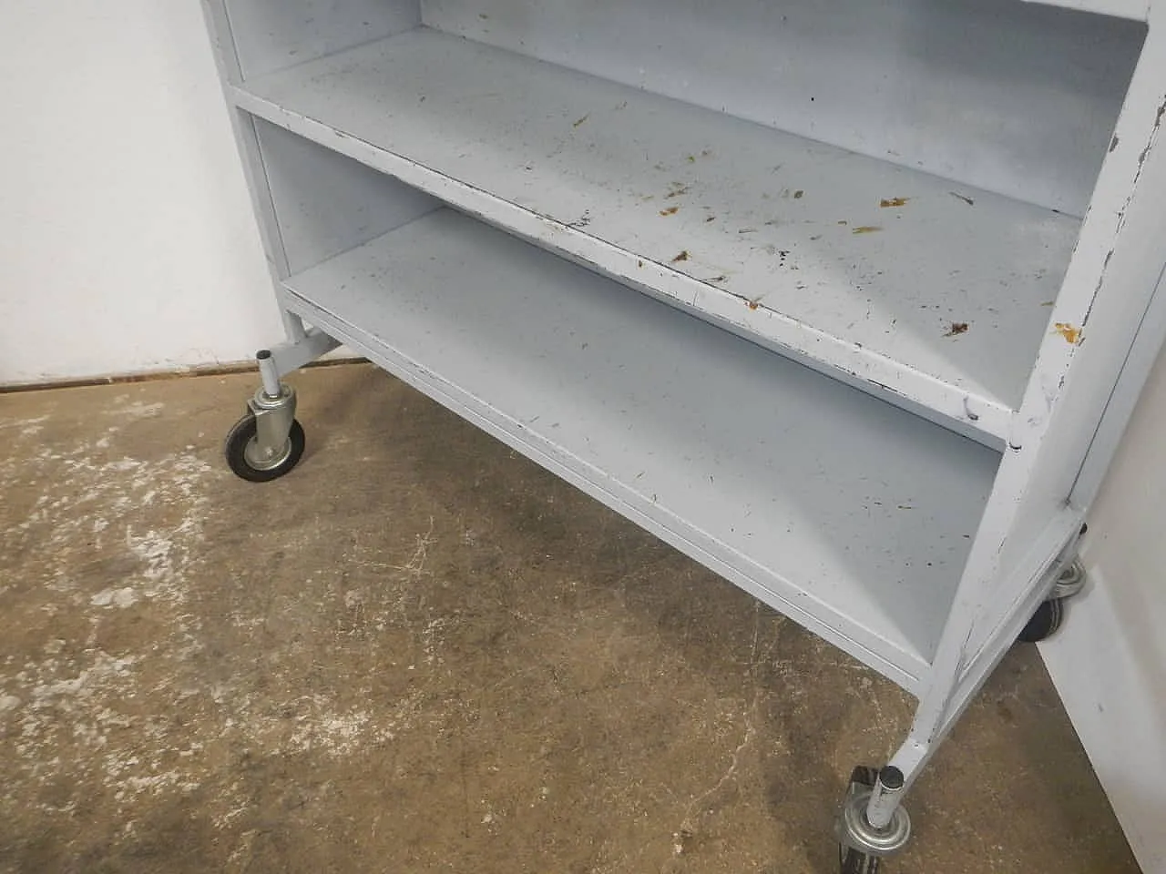 Gray iron trolley 1970 7