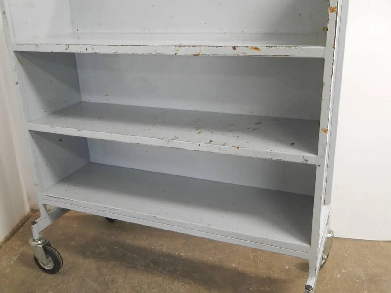 Gray iron trolley 1970 9