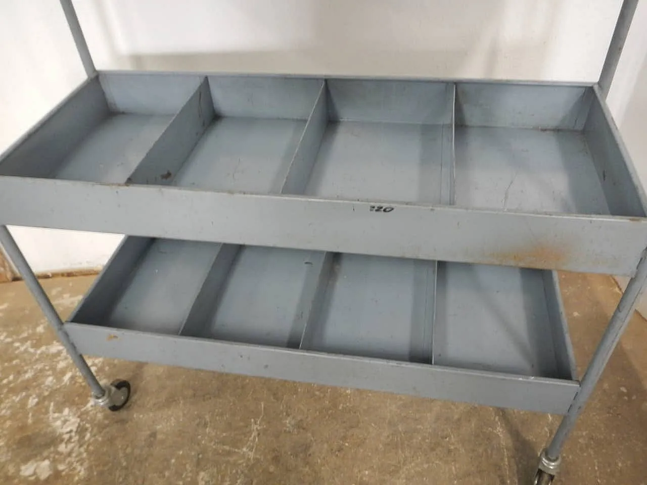 Carrello in ferro 12 scomparti 1960 5