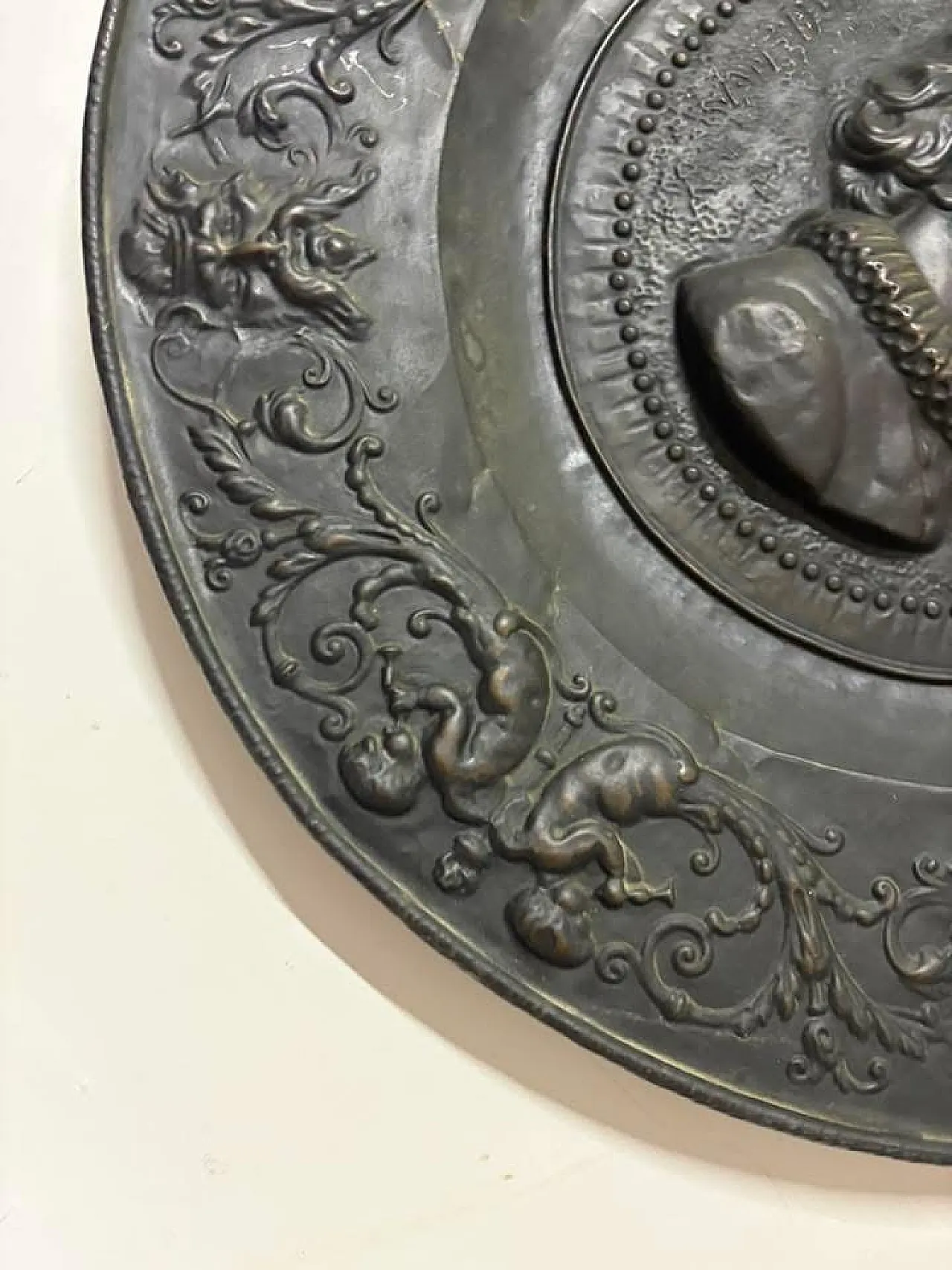 Piatto in bronzo e ottone, anni '30 9