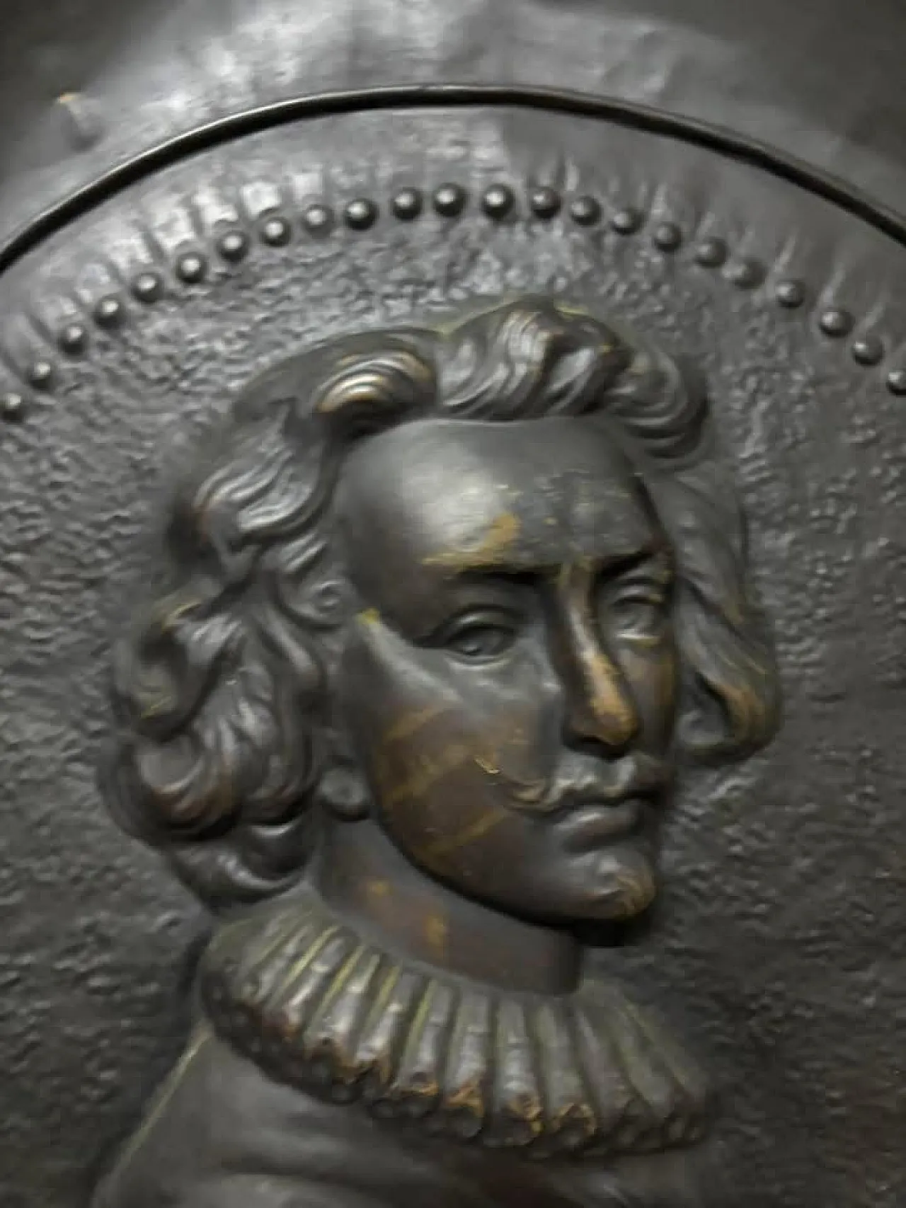 Piatto in bronzo e ottone, anni '30 11