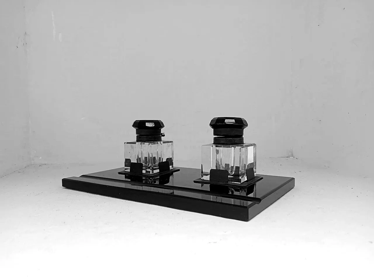 Arte decò inkwells set from years '30 razional fine design in rare black glass 3