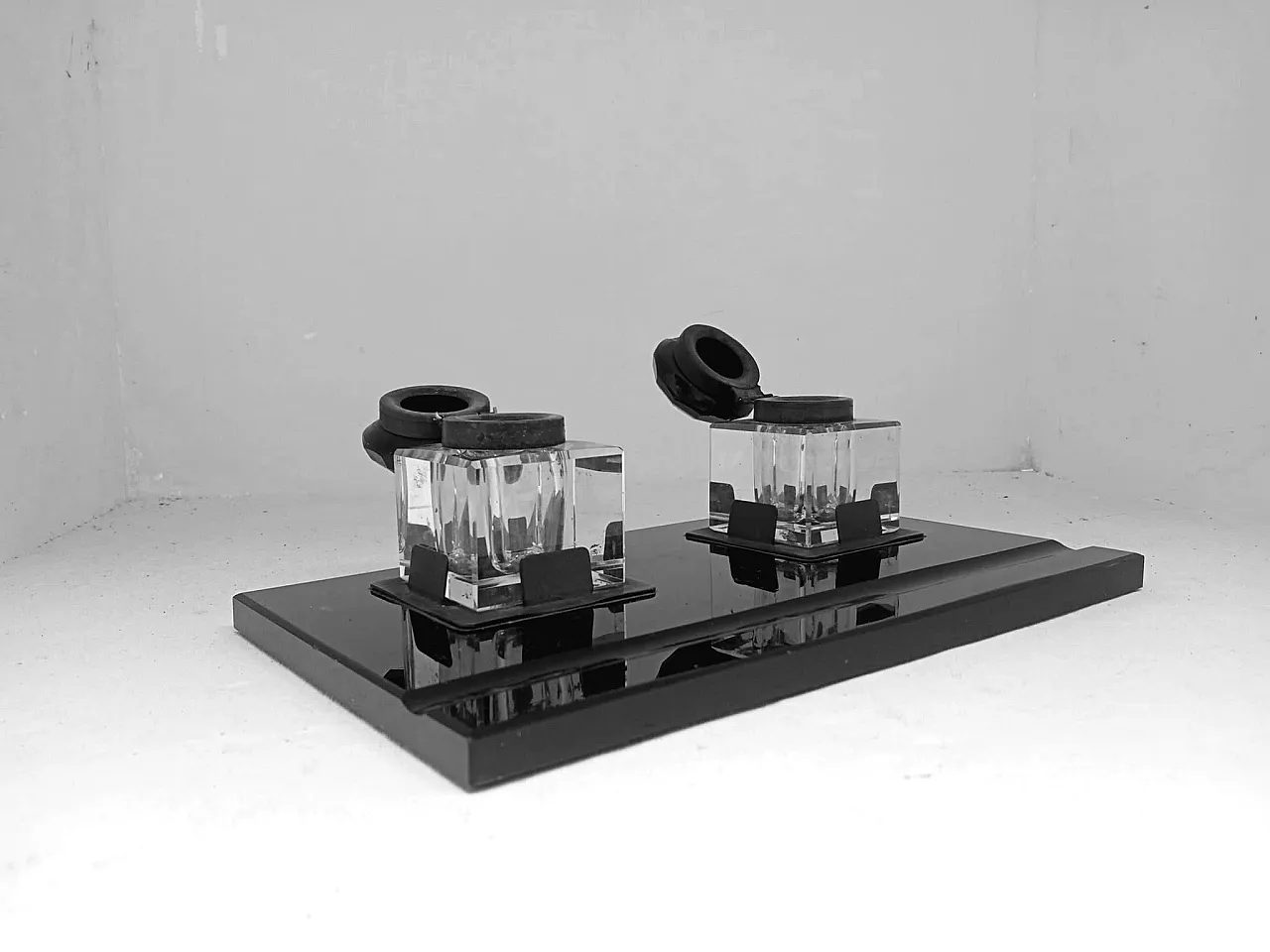 Arte decò inkwells set from years '30 razional fine design in rare black glass 7