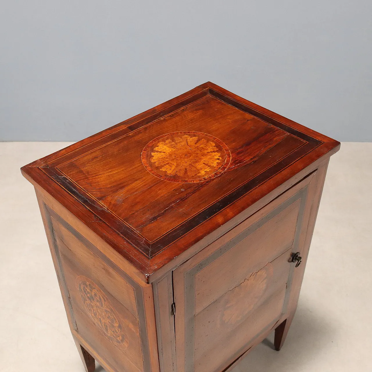 Comodino Neoclassico in noce, fine '700 9