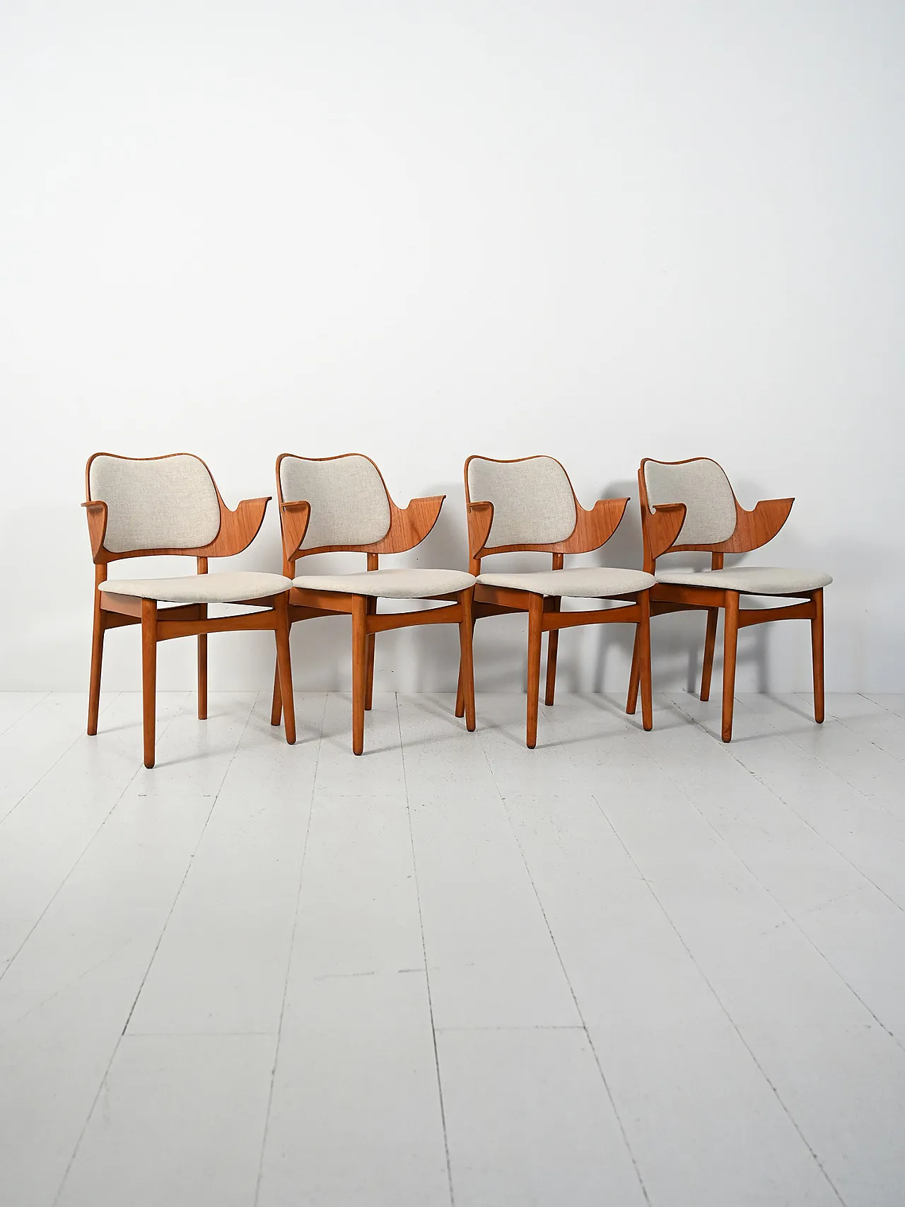 4 Danish chairs by Hans Olsen, 50s 1