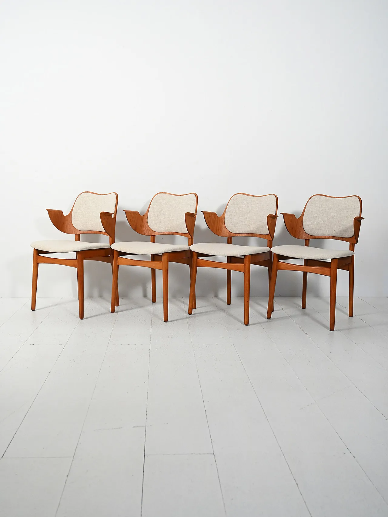 4 Danish chairs by Hans Olsen, 50s 3