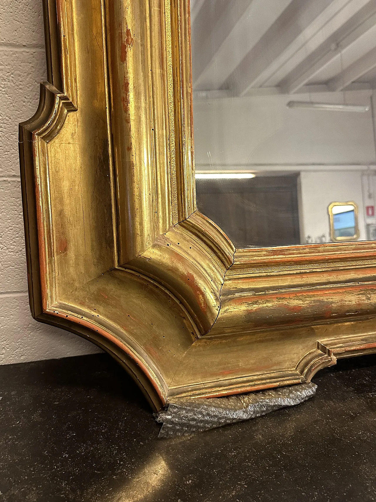 Grande Specchiera dorata a foglia, stile Carlo X, Piemonte, primi’800 2