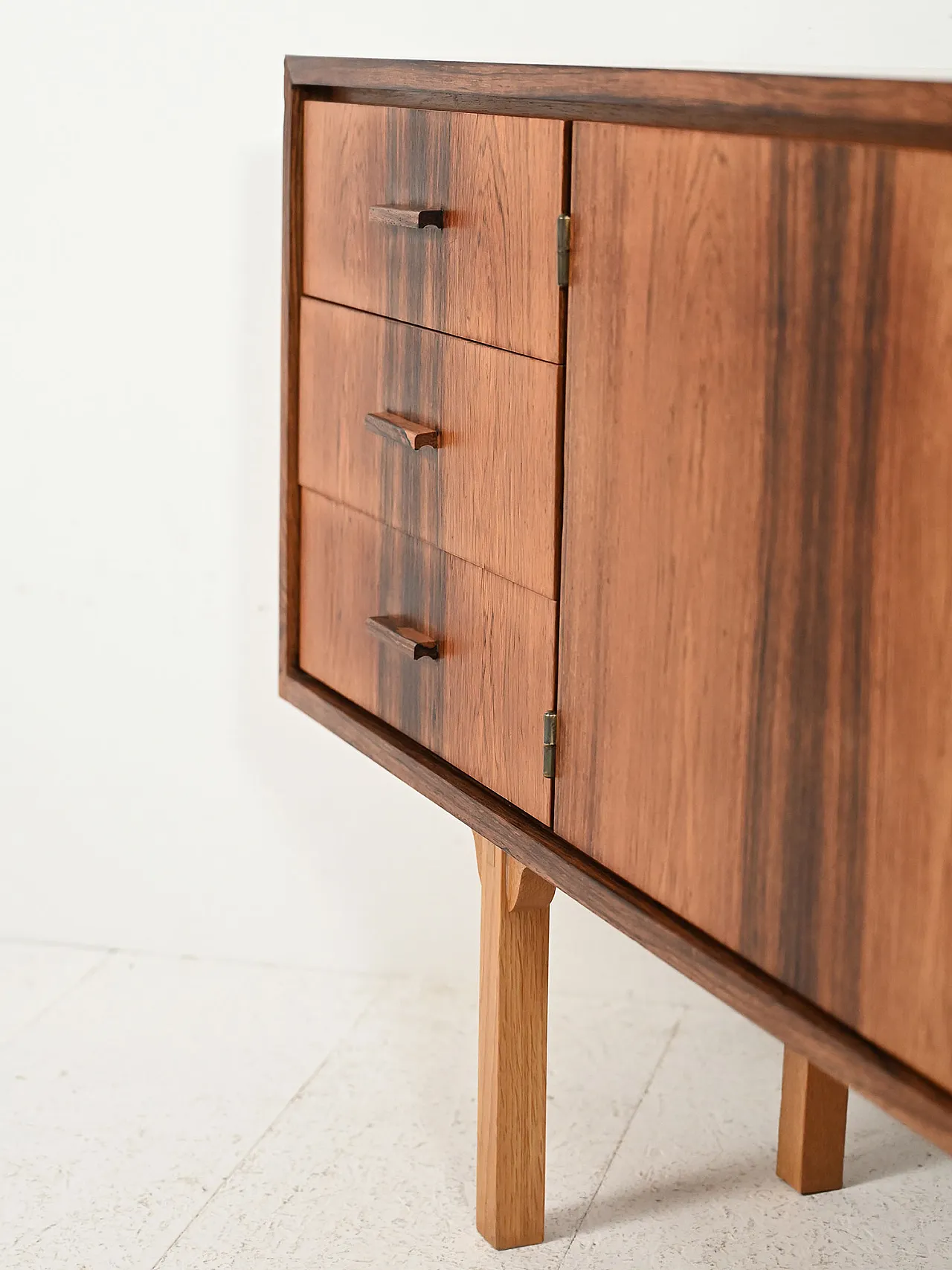 Small Scandinavian sideboard in rosewood 10