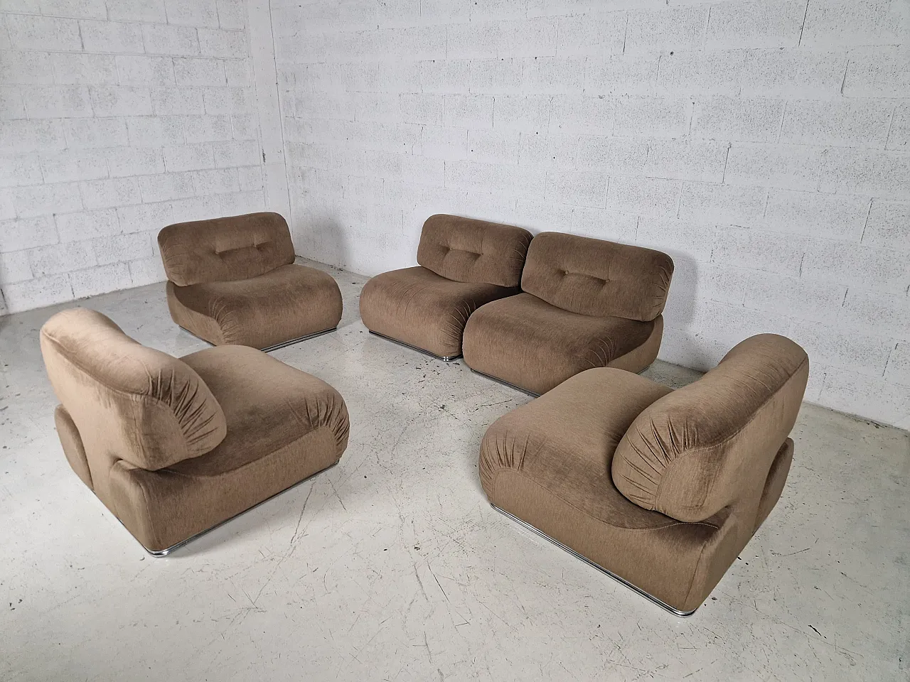 5 lounge easy chairs By Euromobili Italy 70s 3