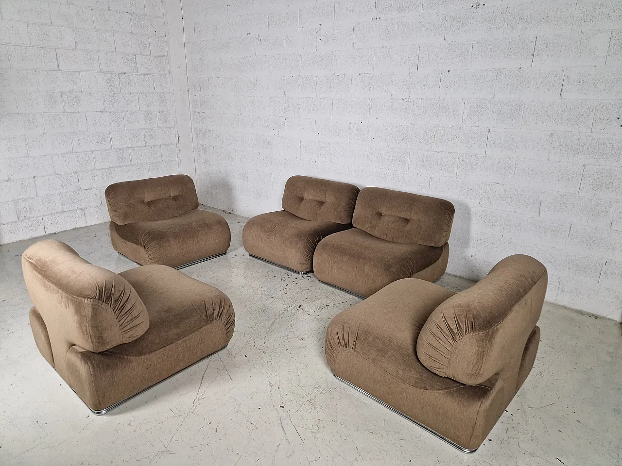 5 lounge easy chairs By Euromobili Italy 70s 4