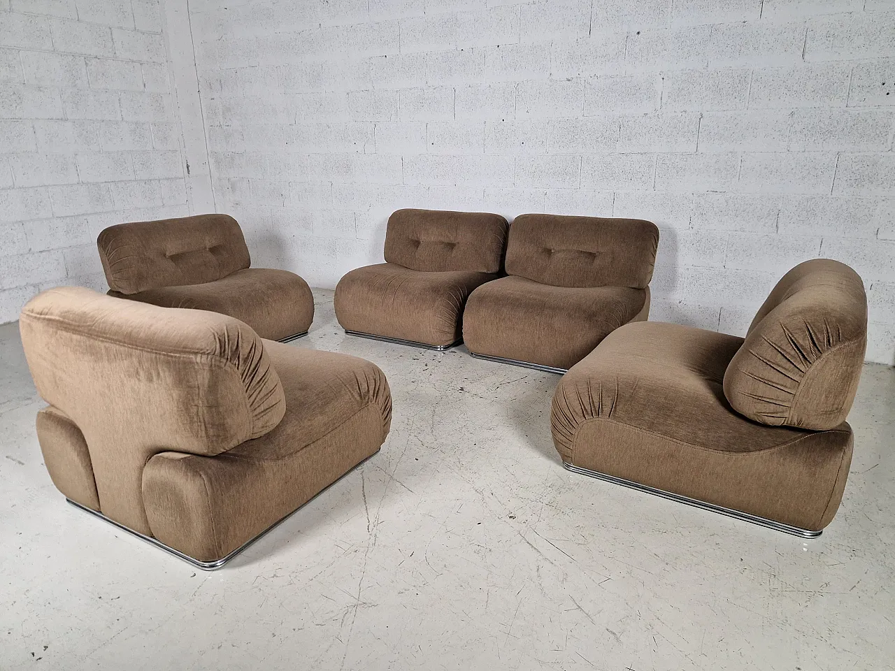 5 lounge easy chairs By Euromobili Italy 70s 5