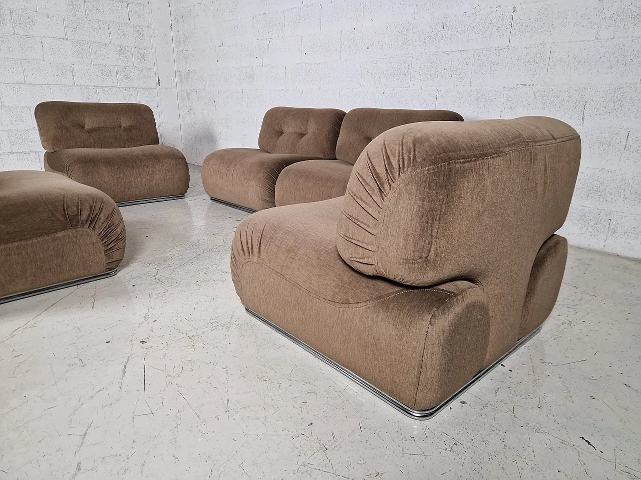 5 lounge easy chairs By Euromobili Italy 70s 6