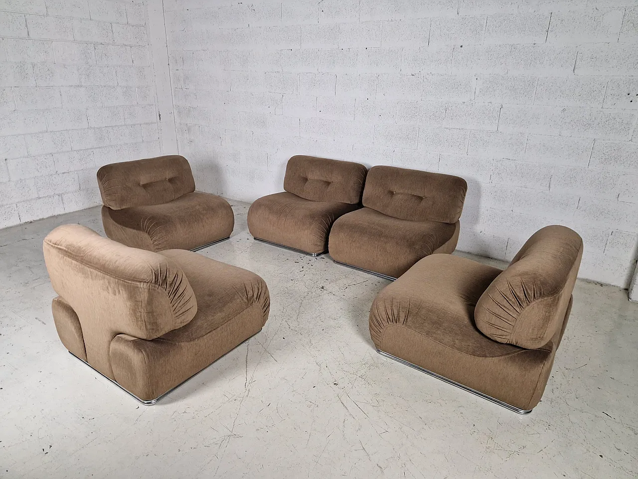 5 lounge easy chairs By Euromobili Italy 70s 10
