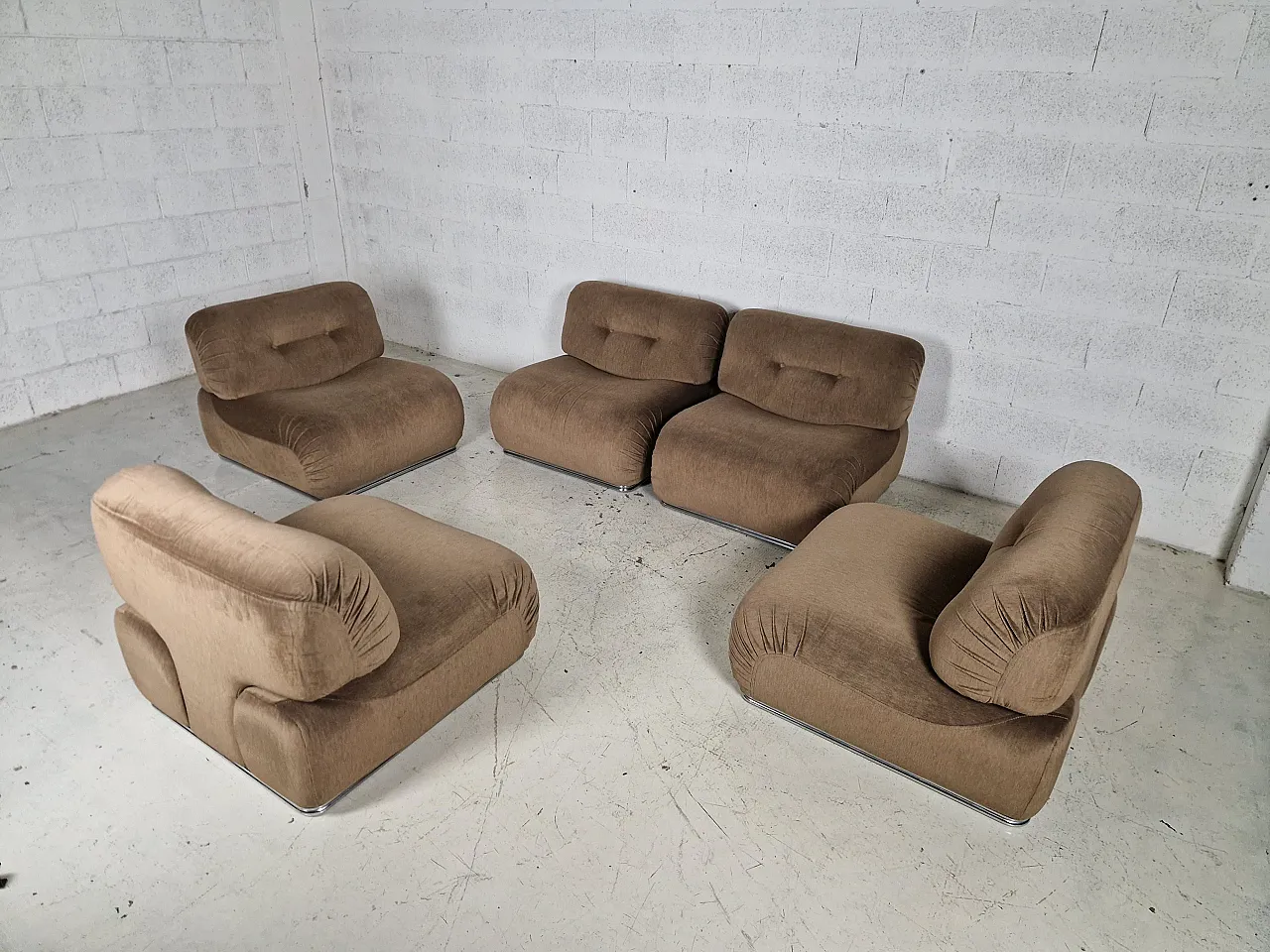 5 lounge easy chairs By Euromobili Italy 70s 11