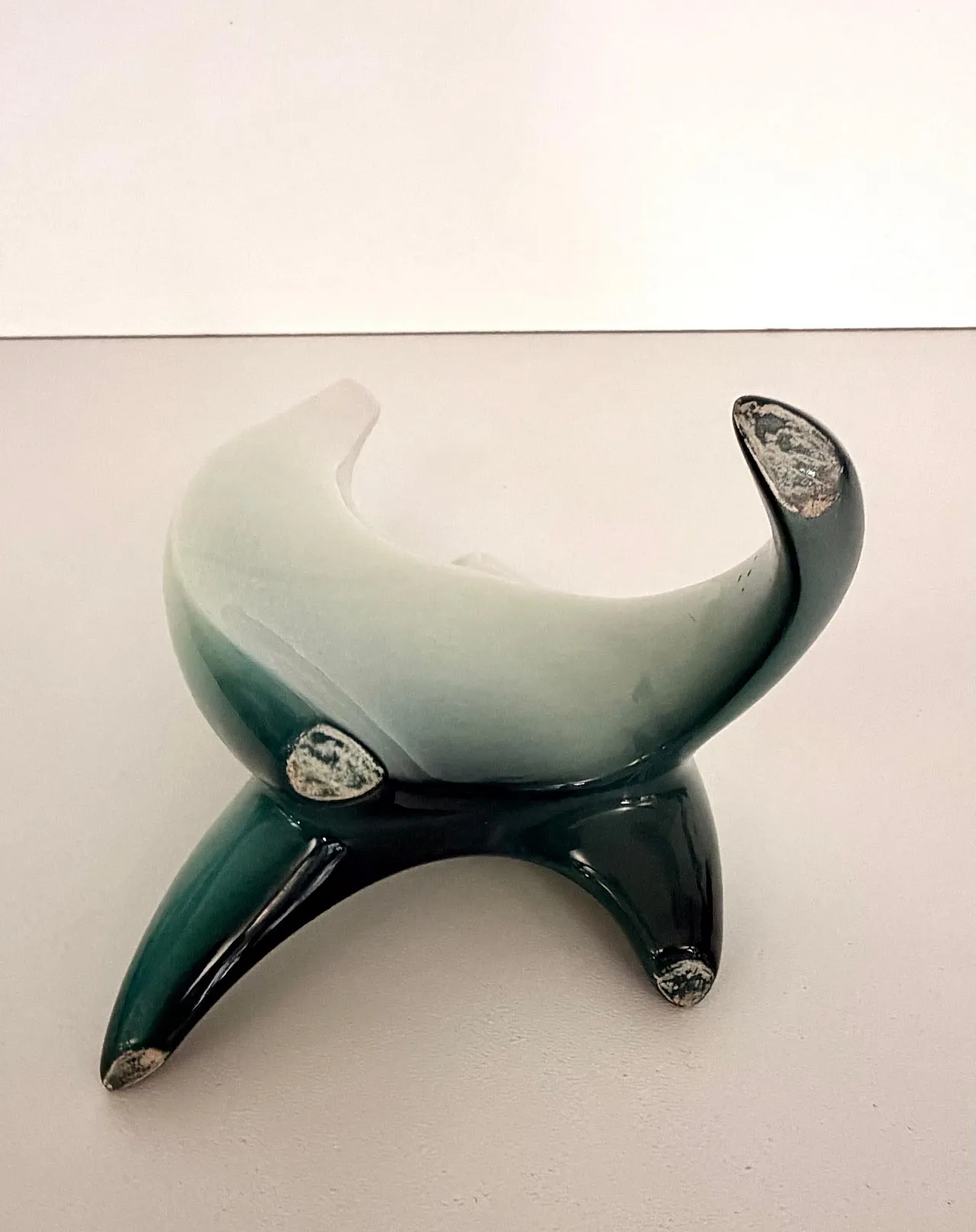 Scultura a forma di vaso di fiori in ceramica avorio e verde, anni '50 13
