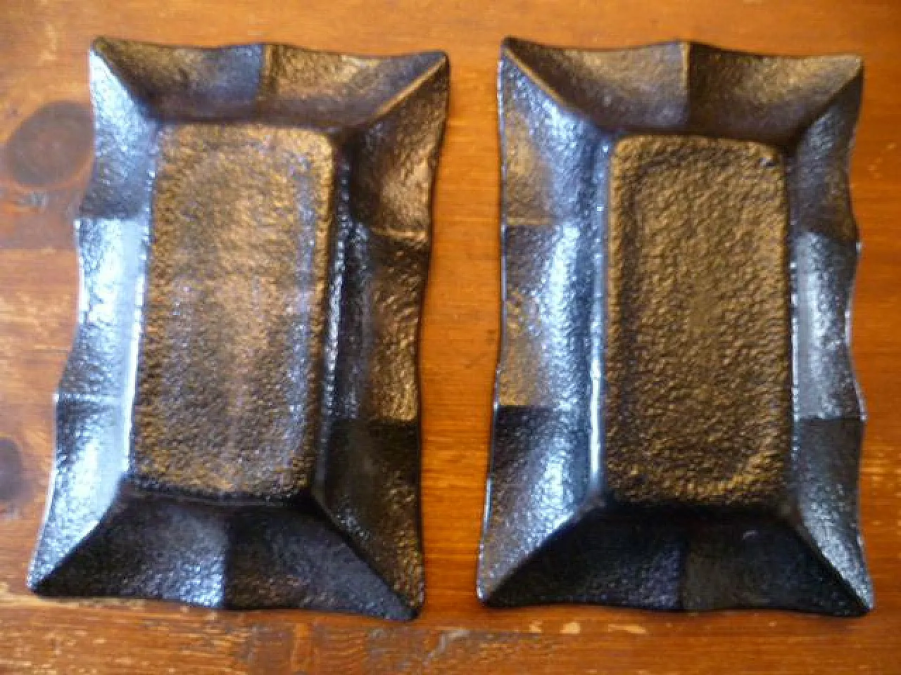 Pair of Iridescent Crackle Glass Serving Dishes, 2000s 2