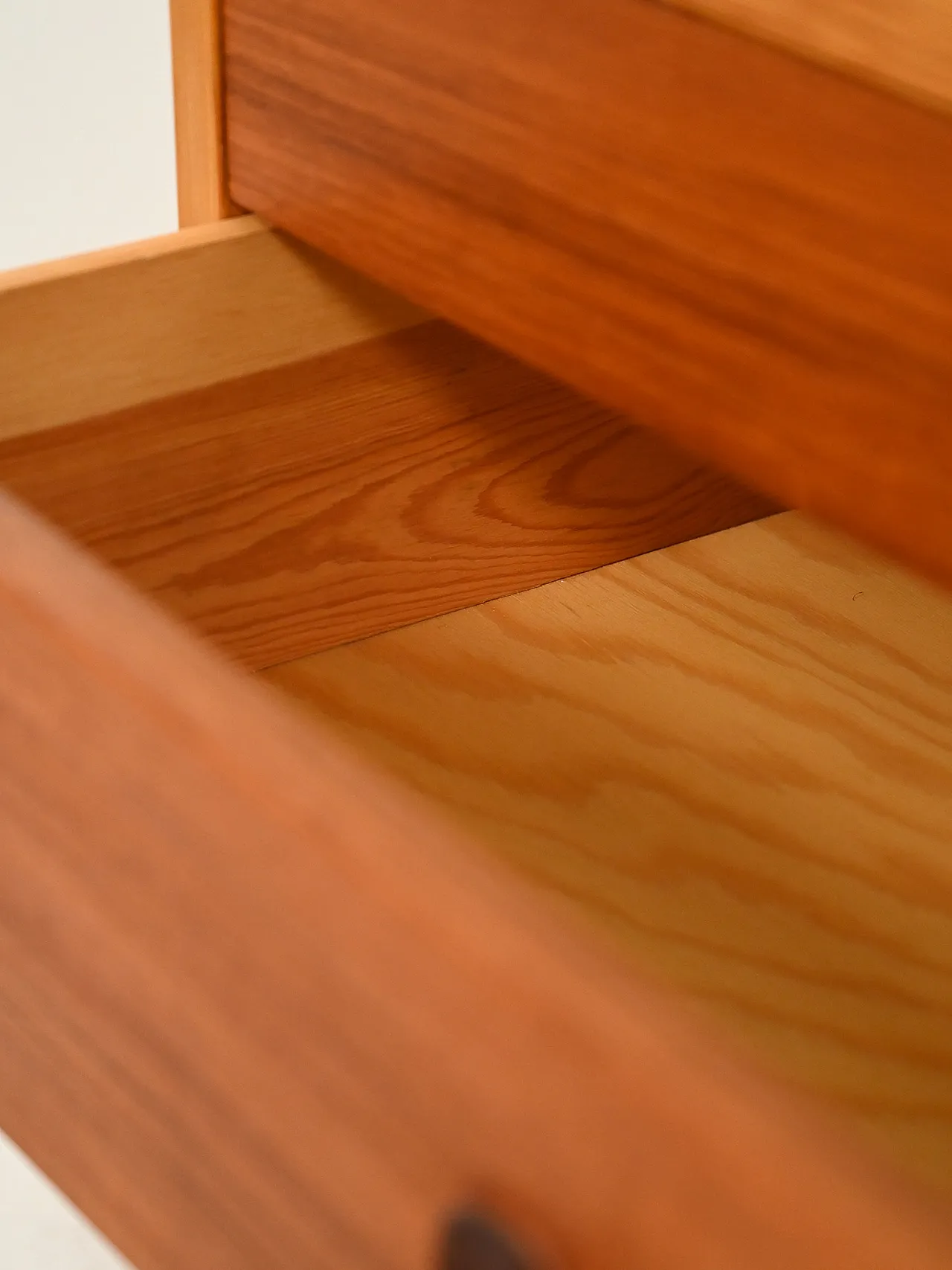 Cassettiera danese in faggio e teak di Børge Mogensen 10