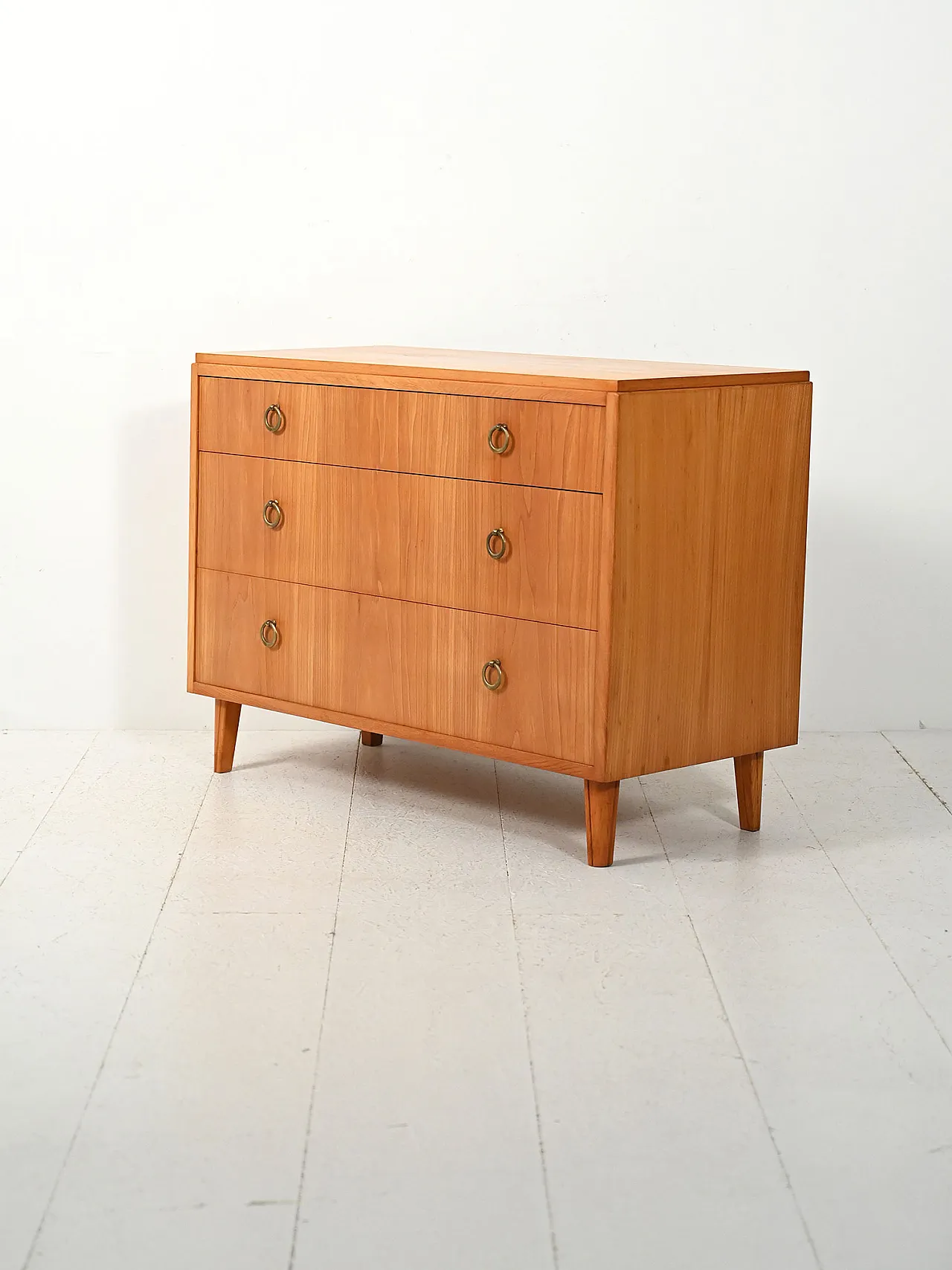 Scandinavian deco chest of drawers in elm, 40s 1