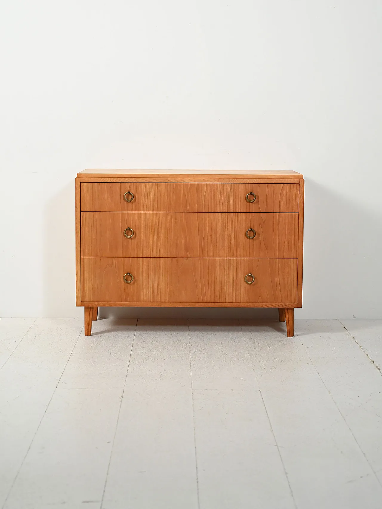 Scandinavian deco chest of drawers in elm, 40s 3