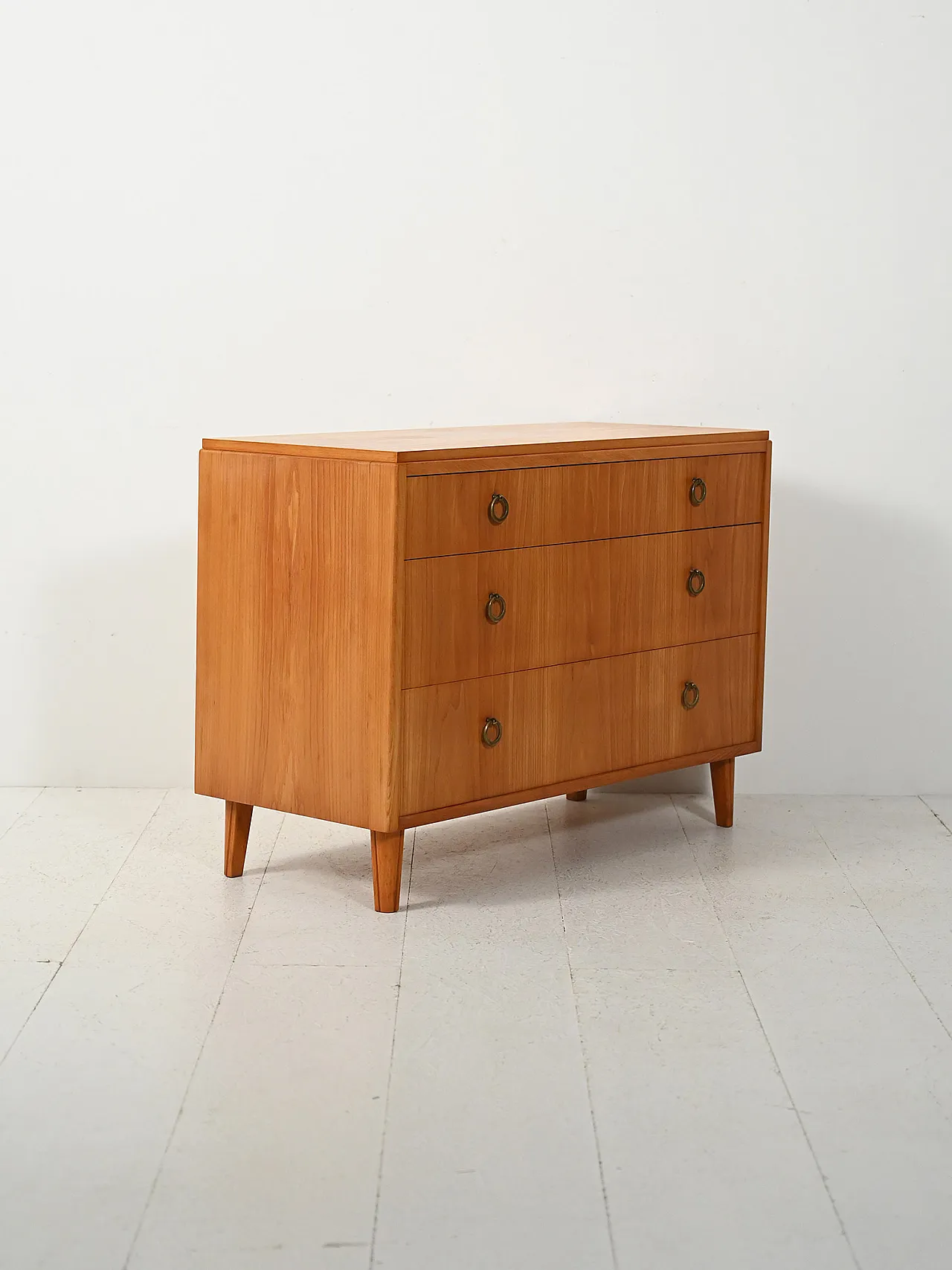 Scandinavian deco chest of drawers in elm, 40s 4