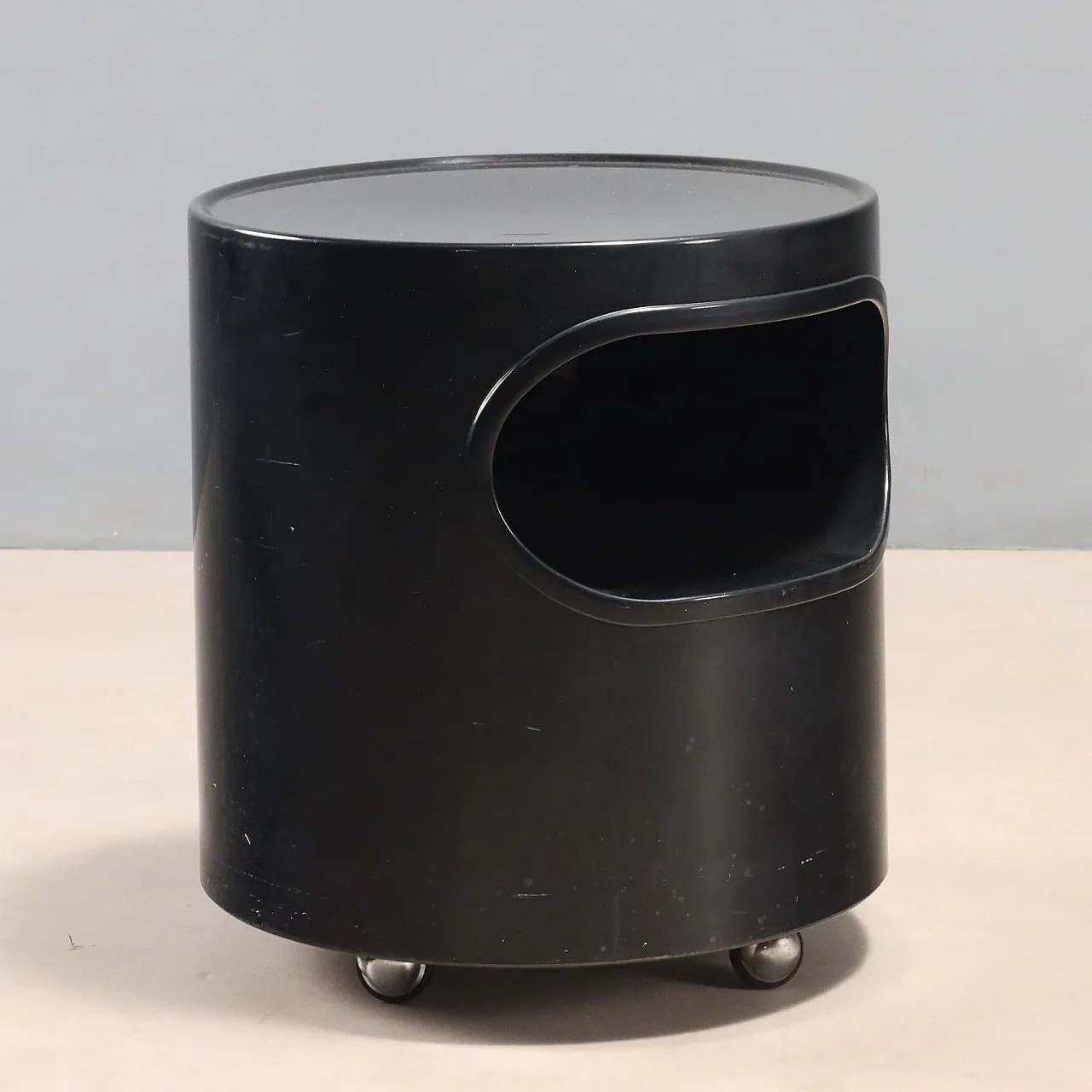 Comodino Giano-Giano-Vano di Artemide, '900 1