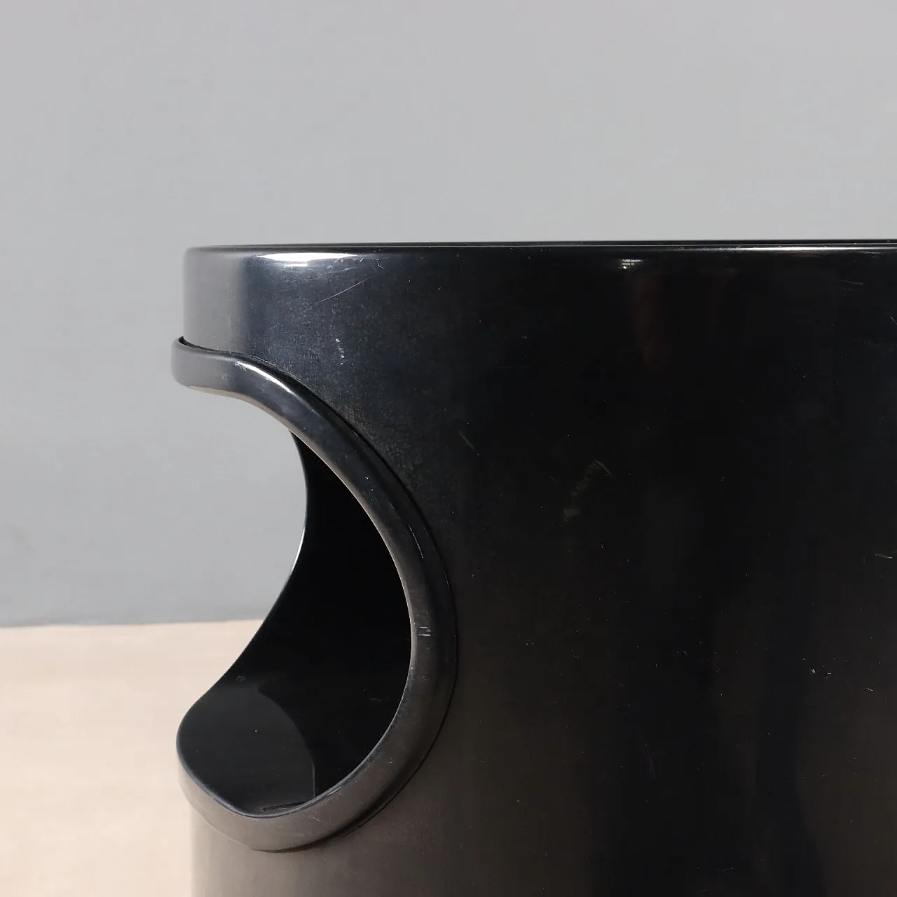 Comodino Giano-Giano-Vano di Artemide, '900 4