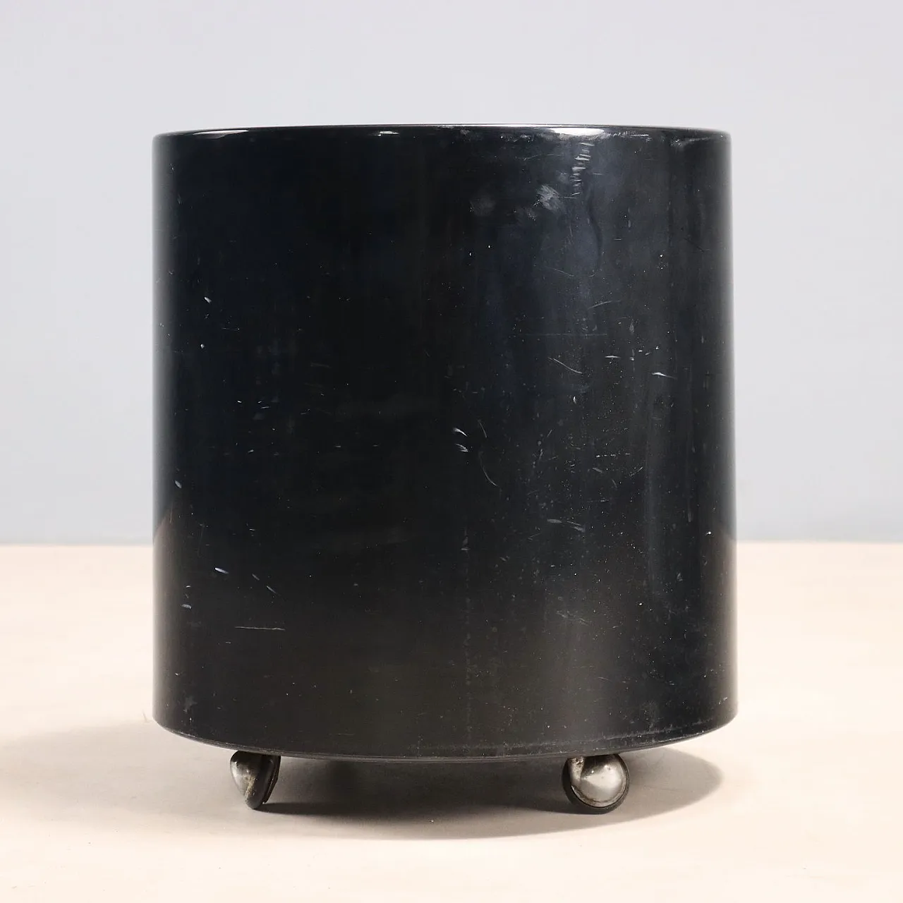 Comodino Giano-Giano-Vano di Artemide, '900 8