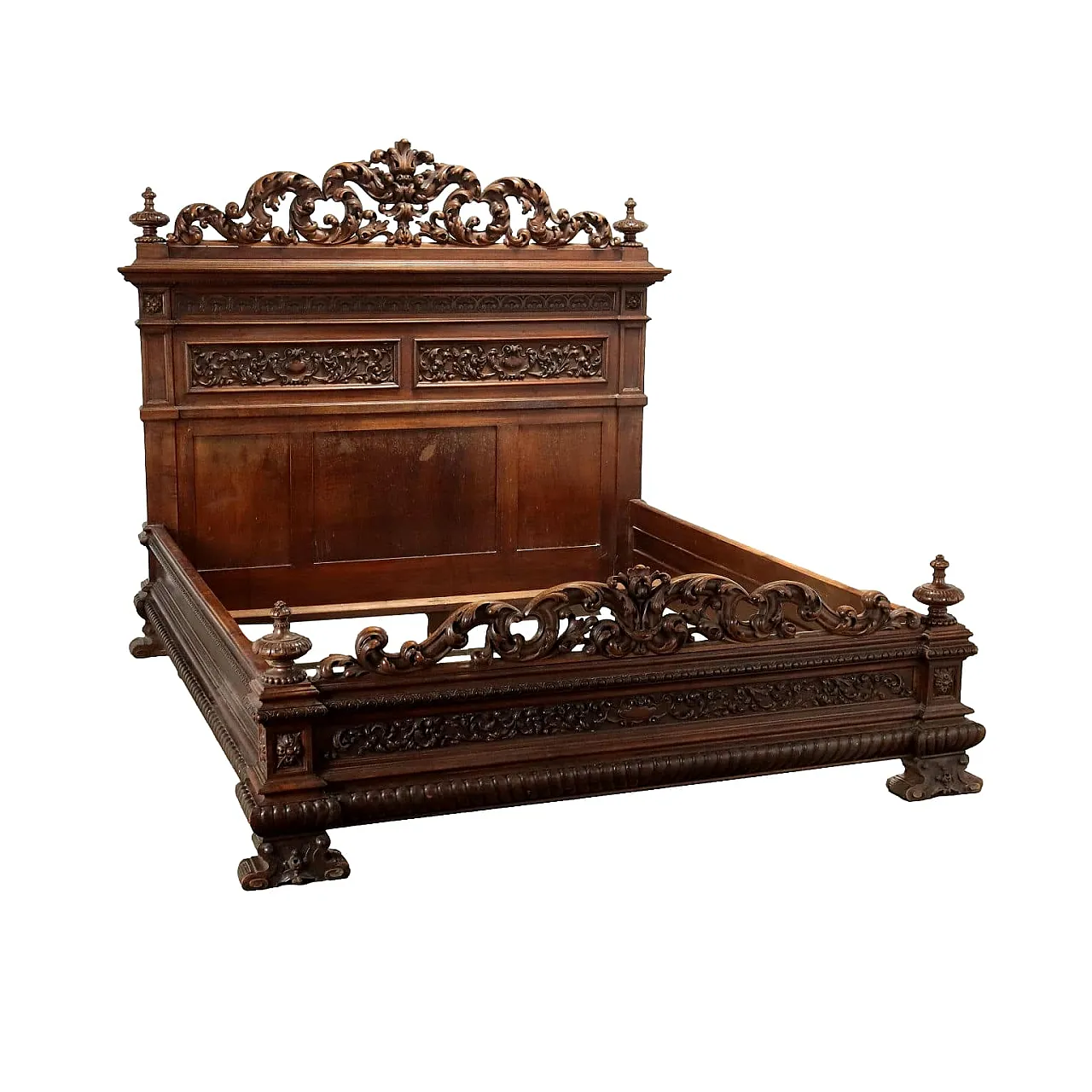 Neo-Renaissance bed, 20th century 1