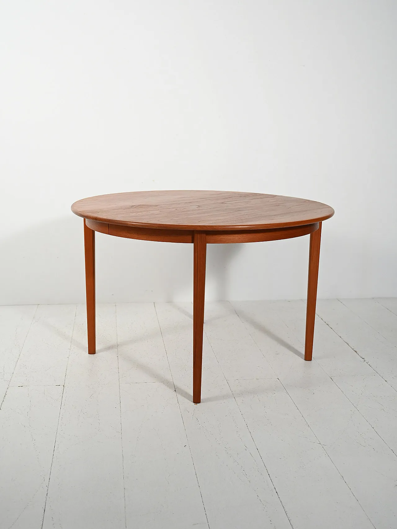 Round extendable teak table by Svante Skogh 3