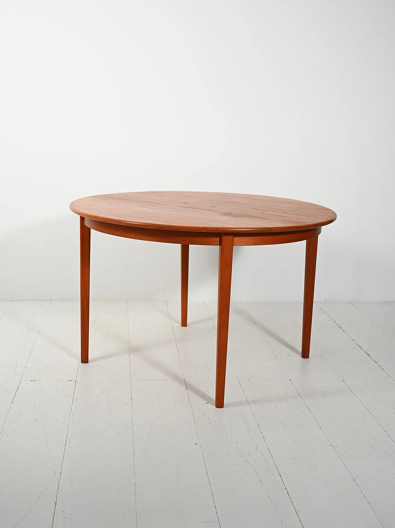 Round extendable teak table by Svante Skogh 4